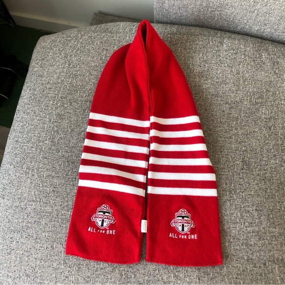 Toronto FC scarf - Picture 6 of 6